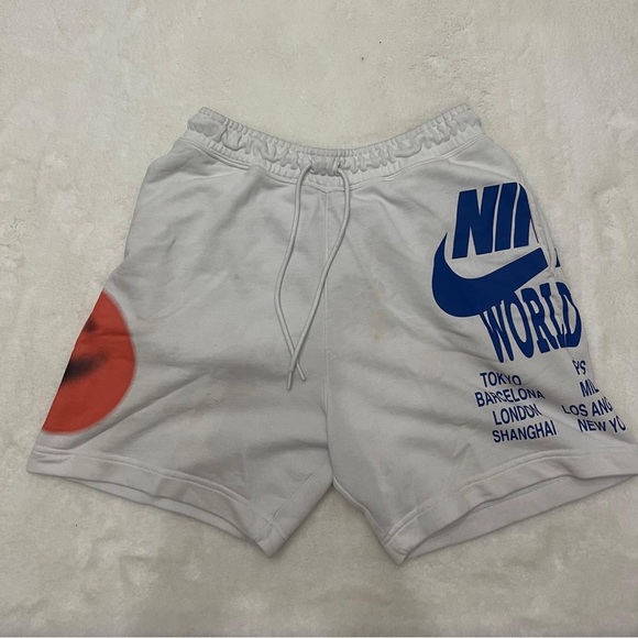 Nike basketball shorts - Picture 1 of 2